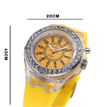 Laden Sie das Bild in den Galerie-Viewer, Leuchtende diamantbesetzte Quarzuhr