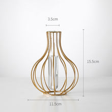 Laden Sie das Bild in den Galerie-Viewer, Moderne Minimalistische Durchbrochene Dekorative Vase