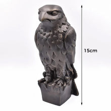 Laden Sie das Bild in den Galerie-Viewer, Kreativer Adlerschmuck aus Harz