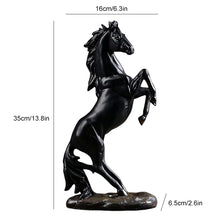 Laden Sie das Bild in den Galerie-Viewer, Stehendes Pferd aus Kunstharz