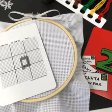 Laden Sie das Bild in den Galerie-Viewer, NEU FÜR 2023 - Kreuzstich-Adventskalender