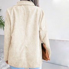 Laden Sie das Bild in den Galerie-Viewer, Revers-Blazer aus Cord für Damen