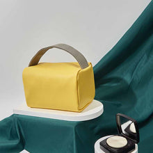 Laden Sie das Bild in den Galerie-Viewer, Einfarbige Wasserdichte Kosmetiktasche Mit Großer Kapazität