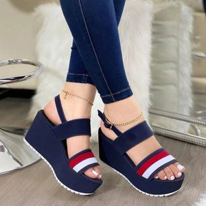 Lässige Damensandalen mit dicker Sohle
