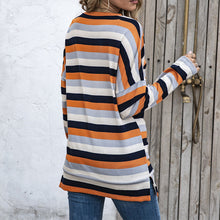Laden Sie das Bild in den Galerie-Viewer, Gestreiftes Sweatshirt mit Rundhalsausschnitt