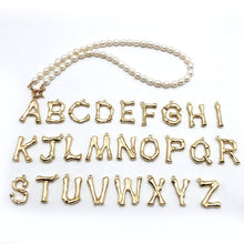 Laden Sie das Bild in den Galerie-Viewer, Perlenkette mit Initialen