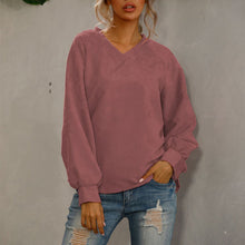 Laden Sie das Bild in den Galerie-Viewer, Einfarbiges Cord-T-Shirt