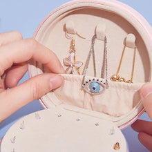 Laden Sie das Bild in den Galerie-Viewer, Tragbare runde Aufbewahrungsbox für Schmuck