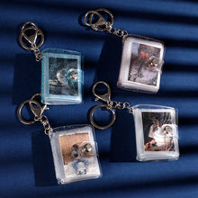 Laden Sie das Bild in den Galerie-Viewer, Kleiner Fotoalbum Schlüsselanhänger