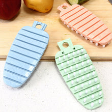 Laden Sie das Bild in den Galerie-Viewer, Multifunktionale Karotten-Reinigungsbürste