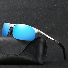 Laden Sie das Bild in den Galerie-Viewer, Selbsttönende Sonnenbrille mit blendfreien polarisierten Gläsern