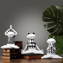 Laden Sie das Bild in den Galerie-Viewer, Yoga-Frosch-Ornament aus Harz