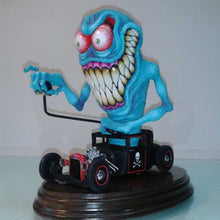 Laden Sie das Bild in den Galerie-Viewer, Wütende Monsterstatue