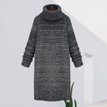 Laden Sie das Bild in den Galerie-Viewer, Mittellanges Strickkleid mit Rollkragen