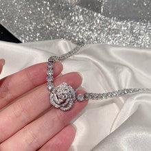 Laden Sie das Bild in den Galerie-Viewer, Rosen Halsketten Armband Set