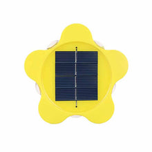 Laden Sie das Bild in den Galerie-Viewer, LED Solar Wandleuchte in Sternform