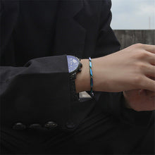 Laden Sie das Bild in den Galerie-Viewer, Schlichtes und stilvolles Titanarmband