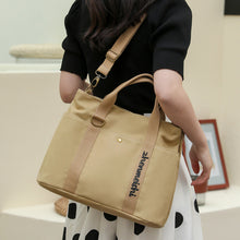 Laden Sie das Bild in den Galerie-Viewer, Damen lässige modische bedruckte Umhängetasche mit großem Fassungsvermögen