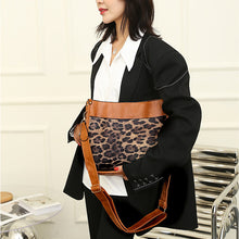 Laden Sie das Bild in den Galerie-Viewer, Damen Umhängetasche mit Leopardenmuster