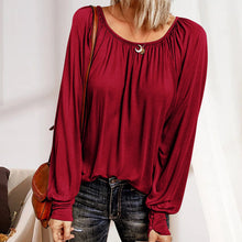 Laden Sie das Bild in den Galerie-Viewer, Einfarbiges, plissiertes T-Shirt mit Rundhalsausschnitt