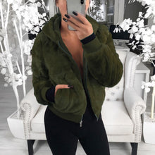 Laden Sie das Bild in den Galerie-Viewer, Plüschjacke mit Kapuze