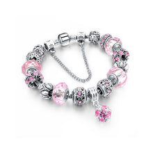 Laden Sie das Bild in den Galerie-Viewer, Handgefertigtes Kristallarmband