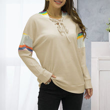 Laden Sie das Bild in den Galerie-Viewer, Langärmliges T-Shirt mit Schnürung und Kapuze