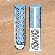 Laden Sie das Bild in den Galerie-Viewer, Lustige Socken mit Schnürsenkelaufdruck