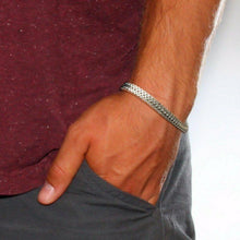 Laden Sie das Bild in den Galerie-Viewer, Herrenarmband Aus Titanstahl