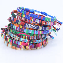 Laden Sie das Bild in den Galerie-Viewer, Geflochtenes Regenbogen-Armband