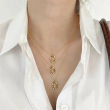 Laden Sie das Bild in den Galerie-Viewer, Bunte Kristall-Buchstabe-Halskette