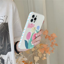 Laden Sie das Bild in den Galerie-Viewer, Niedliche Blumen-iPhone-Hülle mit Telefon-Lanyard
