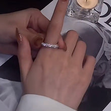 Laden Sie das Bild in den Galerie-Viewer, Offener quadratischer Diamantring