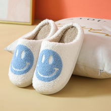 Laden Sie das Bild in den Galerie-Viewer, Winter Hausschuhe mit Smiley-Gesicht