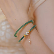 Laden Sie das Bild in den Galerie-Viewer, Zartes Minimalistisches Jade-Armband