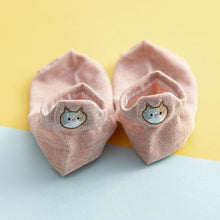 Laden Sie das Bild in den Galerie-Viewer, Damen Socken mit Katzenstickerei