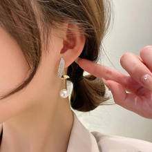 Laden Sie das Bild in den Galerie-Viewer, Elegante Damen Perlenohrringe