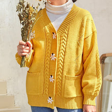 Laden Sie das Bild in den Galerie-Viewer, Langärmliger Blumenpullover mit V-Ausschnitt