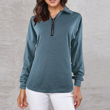 Laden Sie das Bild in den Galerie-Viewer, T-Shirt mit Revers und Reißverschluss