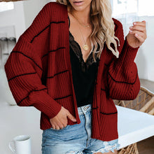 Laden Sie das Bild in den Galerie-Viewer, Gestreifte Strickjacke