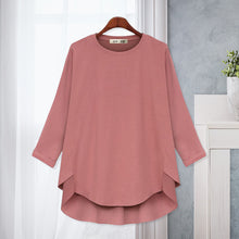 Laden Sie das Bild in den Galerie-Viewer, T-Shirt mit Rundhalsausschnitt und unregelmäßigem Saum