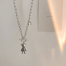 Laden Sie das Bild in den Galerie-Viewer, Bärenhalskette aus Titanstahl