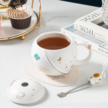 Laden Sie das Bild in den Galerie-Viewer, Süße Planeten-Kaffeetasse