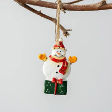 Laden Sie das Bild in den Galerie-Viewer, Dekorative Weihnachtsbaumanhänger aus Harz