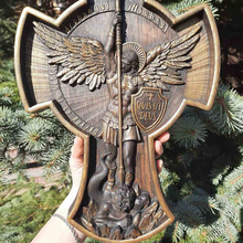 Laden Sie das Bild in den Galerie-Viewer, Statue des Erzengels Michael
