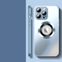 Laden Sie das Bild in den Galerie-Viewer, Magnetische iPhone-Hülle aus mattiertem Glas