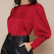 Laden Sie das Bild in den Galerie-Viewer, Geknöpftes Satinhemd mit Rundhalsausschnitt