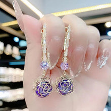 Laden Sie das Bild in den Galerie-Viewer, Hohle Rosenohrringe