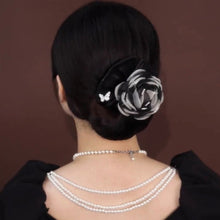 Laden Sie das Bild in den Galerie-Viewer, Exquisites Haarartefakt in Kamelienform