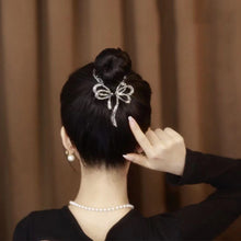 Laden Sie das Bild in den Galerie-Viewer, Haarspange aus Acryl